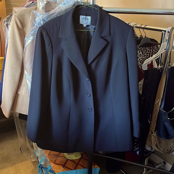 Jacket - Picture 1 of 4